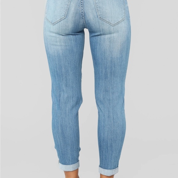 Fashion Nova distressed jeans - Picture 7 of 7